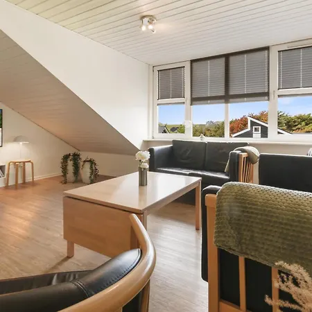 Luxury House With Large Pool By The Sea - Sj309
