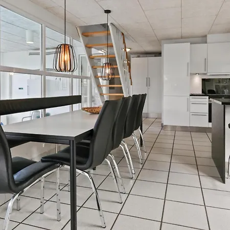 בית נופש Luxury House With Large Pool By The Sea - Sj309 *