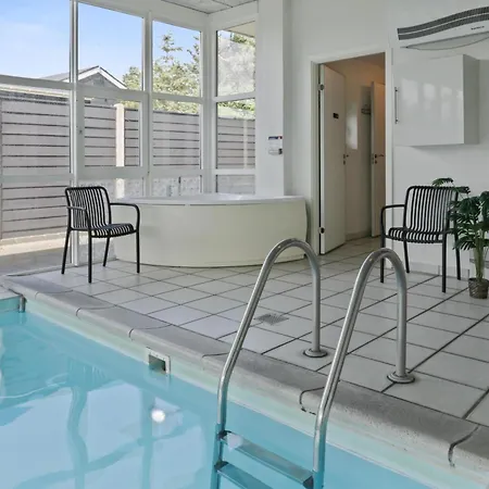 Luxury House With Large Pool By The Sea - Sj309 *