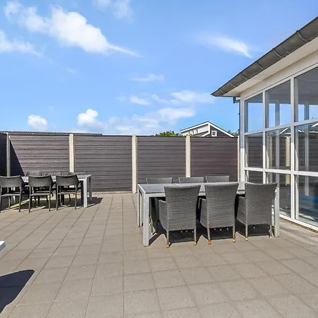Luxury House With Large Pool By The Sea - Sj309 *